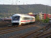 Ausfahrt eines IC´s aus dem Bahnhof Aalen. Der InterCity IC kam aus Karlsruhe Hbf und fuhr nach N�rnberg Hbf. Aufgenommen am 14.September 2007
