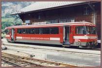 Be 4/4 8 vor der Station Innertkirchen. (Archiv 08/2000)