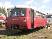 Bei Sonnenschein pr�sentiert sich die Blutblase 772 111-1 in Chemnitz-Hilbersdorf.25.08.07.