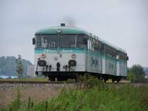 Der  Ulmer Spatz  fuhr am 15.September 2007 als Sonderzug SDZ von Ulm Hbf nach Aalen. Zwischen Ulm Hbf und Aalen fuhr er noch als Leerzug, von Aalen zur�ck nach Ulm hbf hatte er dan reichlich Fahrg�ste geladen. Aufgenommen bei Heidenheim-Mergelstetten am 15.09.07. Anlass: Brenzbahn-Erlebnistag.