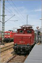 Die 169 005 des Bw Garmisch-Partenkirchen ist soeben beim Autozug Terminal M�nchen Ost angekommen, und wird jetzt eine Pause machen.(01.07.07)