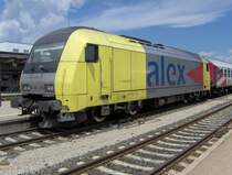 Eine ER 20 von Dispolok zieht einen Alex durch das sch�ne Alg�uerland von Obersdorf nach M�nchen HBF.  Hier steht er in Kempten HFB im Juni 2007