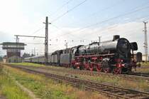 Eine grosse �berraschung am 15.09.2007
war dieser Sonderzug.Dampfross 01.1066
mit einem Nostalgiezug bei der Durchfahrt
in Wels.