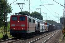 DB Railion Logistics 151 059-3 mit gemischtem G�terzug in Recklinghausen am Bahn�bergang B�rster Weg am 15.09.2007.