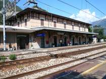 Das Bahnhofsgeb�ude Verbania-Pallanza am 12.8.2007