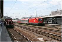 1116 040 durchf�hrt mit dem EC 115  W�RTHERSEE , Dortmund-Klagenfurt, am Haken den Bahnhof M�nchen Ost.
