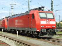 185 087 steht in Singen (Htw.) abgestellt (25.08.2007)