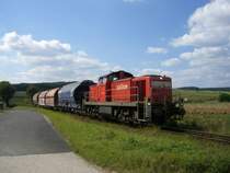 Am 30.08.2007 ist 294 745 mit einer kurzen �bergabe in der N�he von Gebenbach unterwegs.