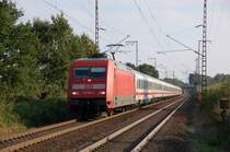 DB Elok 101 051-1 mit IC in den fr�hen Abendstunden des 16.09.2007 in Recklinghausen am Bahn�bergang B�rster Weg.