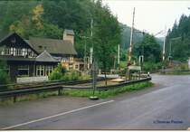 Block Falkenstein an der Kbs 840 auf fr�nkischen Gebiet noch gelegen.
Es zeigt die Frankenwaldbahn noch eingleisig, von hier sind es 300 km nach Berlin u. 300 km nach M�nchen ( siehe Plakat) Die Angaben sind ohne Gew�hr.