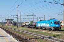 1016 023 mit einem kurzen G�terzug 
am 16.09.2007 hat den Welser Hbf erreicht.