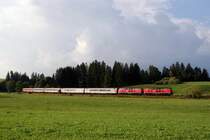 218 421 und 218 428 mit EC 196 bei Aitrang (13.08.2007)