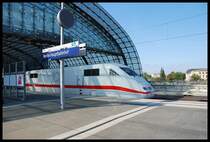 ICE 879 Steht Im Bahnhof Berlin-Hbf Zur Abfahrt Nach Basel-SBB 22.09.07