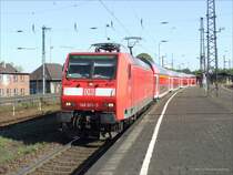 146 001-3 mit dem RE2 nach M�nchengladbach beim Halt in Wanne-Eickel Hbf. 24.9.07