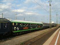 Disco-Wagen  Feigling  des SZ 85971 vom Eurostrand Fintel
in Dortmund Hbf.,Gleis 18 ;(23.09.2007)