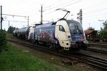 Sch�n langsam wird es zur Gewohnheit - wieder einmal hat ein Sprayer eine WLB-Maschine  erwischt .ES64U2-024 aufgenommen am 1.September 2007 bei der Einfahrt in den Bahnhof Wels.