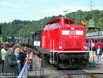 BR 212 079-8 vor einem Sonderzug in Bochum Dahlhausen. 16.09.2007