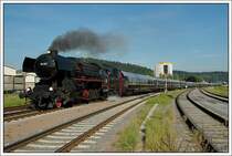 52.1227 mit ihrem Spz 8457 von Graz nach K�flach am 22.9.2007 bei der Einfahrt in den Zielbahnhof.