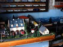 Blick in ein Hobbyzimmer eines Modelleisenbahners