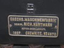 Fabrikschild an der 99 713 in Radebeul Ost, 15.09.07