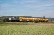 203 507-9 zieht am Mittag des 22.09.07 den Josera-Zug mit 6 leeren Staubgutwagen nach Blaubeuren, hier bei Heidenheim-Mergelstetten aufgenommen.