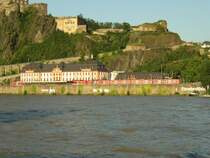 Der Bahnhof Koblenz - Ehrenbreitstein mit zwei aneinander gekoppelten ET&acute;s 425. 11.08.07!!!!!