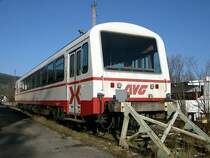 10 Jahre  Wiesel  - Am 15.01.2005 wurde zwischen Schorndorf und Rudersberg gro� gefeiert. Vor fast genau 10 Jahren �bernahm der Zweckverband Wieslauftalbahn von der Deutschen Bahn AG f�r die symbolische Mark die Strecke Rudersberg - Schorndorf. Als Betreiber fungiert seither die W�rttembergische Eisenbahngesellschaft (WEG). Als Gast war an diesem Tag der AVG Steuerwagen VS 471 der Bauart NE 81 in Rudersberg anzutreffen. Auch die Deutsche Bahn AG verf�gt mittlerweile �ber Triebwagen dieser Bauart und bezeichnet diese als BR 626. 