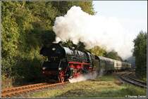 Elstertalexpress 2007: 41 1144 verl�sst am Morgen des 23.09.07 mit ihrem Zug den Tunnel in Elsterberg.