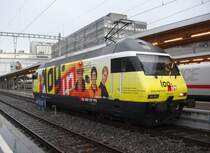 Die noch frische Re 460 053   login  aus einer anderen Perspektive am 26.09.2007 in Bern.