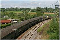 Mit �ber 4 Std Versp�tung bringen zwei ES64U2er von TXL (ARS ALTMANN) einen Autozug aus Italien nach Regensburg. Hier bei Rosenheim am 03.07.07 um 11:23 Uhr.