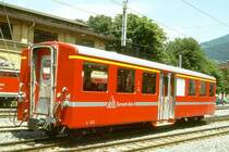 MGB exBVZ A 2061 II am 17.06.1995 in Brig - 1.Klasse-Mitteleinstiegswagen - Baujahr 1961 - SIG - Gewicht 13,00t - L�P 15,82m - 34 Sitzpl�tze/25 Stehpl�tze - zul�ssige Geschwindigkeit km/h 80 - Lebenslauf: ex BVZ A4 2053 - 1965 A 2061 II - 2003 MGB A 2061 II  - Logo BVZ neu gro� - Hinweis: Die Wagenserie besteht aus 7 Wagen mit den Nummern 2061 bis 2067.

