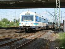 Ein NE 81 Triebwagen der Kahlgrund Verkehrsgesellschaft bei der Ausfahrt aus dem Hanauer Hbf in Richtung Schllkrippen.
Mai 2004