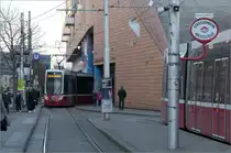 Auf Bahnfoto-Tour durch Wien - eine Chronologie (Di. 04. Feb. 15:47)

Flexity Wien 325 der Linie 6 kommt aus der Schleife unter der Hauptbücherei und fährt in ihre Abfahrtstelle der Haltestelle Burggasse-Stadthalle ein. Daneben wartet schon ein Bahn der Linie 18 auf ihre Abfahrt.

04.02.2025 (M)

