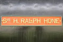 Namensschild der NBR No.7 (bis 1954 NBR No.14; Baujahr 1912; Hunslet Engine Co. Ltd., Leeds / England; Fabr.Nr. 1092), welches die Lok 1953 erhielt. - Bild vom 09.Februar 2025 im Muzium Sabah in Kota Kinabalu.