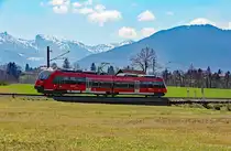 Die 442 510 der Werdenfelsbahn am 11.04.2016 auf der historischen Strecke Murnau-Oberammergau in der Nähe von Bad Kohlgrub.