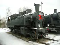 die ausgestellte Lok 375 1032 galt als die letzterhalte Dampflok der MAV und gehörte zu der zahlenmäßig am stärksten vorhandenen Baureihe der MAV, hier im Januar 2010 im Bahnpark Budapest.