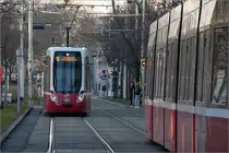 Auf Bahnfoto-Tour durch Wien - eine Chronologie (Di. 04. Feb. 15:50)

Im Neubaugürtel begegnet Flexity Wien 383 einer weiteren Flexity Tram im Bereich der Haltestelle  Urban-Loritz-Platzes. 

Den Designern der Fexitiy Tram für Wien ist die Frontgestaltung außerordentlich gut gelungen und hat das Zeug zum Klassiker meiner Meinung nach. Es ist prägnant und unverwechselbar ohne überdesignet zu wirken.

04.02.2025 (M)

