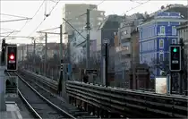 Auf Bahnfoto-Tour durch Wien - eine Chronologie (Di. 04. Feb. 16:01)

Da es auf der U6 aufgrund dieser Wand aus Kabel Aufnahmen mit Zügen zu machen, bietet es sich auch an auf diese dann zu verzichten. Hier blickt man auf die Hochbahnstrecke von der Station Alser Straße nach Süden in Richtung Josefstädter Straße mit der doch recht hetoregennen Bebauung auf der Westseite des Hernalser Gürtels.

04.02.2025 (M)