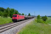185 275 DB Cargo mit einem Kesselzug bei Oberdachstetten Richtung Würzburg, 13.06.2021