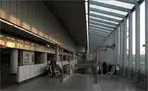 Auf Bahnfoto-Tour durch Wien - eine Chronologie (Mi. 05. Feb. 07:53)

Die Gürtelstrecke und später die U6 spaltete sich bis 1991 nördlich der Station Nußdorfer Straße in die Äste nach Heilgenstadt und zur Friedensbrücke auf, beides auch Stationen der heutigen U4. 1991 wurde der Bogen zur Friedensbrücke stillgelegt um den Weiterbau der U6 ab Nußdorfer Straße nach Florisdorf zu ermöglichen. Diese Verlängerung ging 1996 in Betrieb. An der Kreuzung mit der U4 entstand ein neuer Umsteigeknoten. Die U6 erhielt hier einen großzügigen Hochbahnhof mit Seitenbahnsteigen und für die U4 wurde eine nue Station in Niveaulage eingerichtet. Außerdem halten hier auch Züge der Franz-Josefs-Bahn.

Hier ein Blick in den großzügigen Bahnsteigbereich der Linie U6 in Richtung Florisdorf im Licht der noch tiefstehenden Morgensonne.

05.02.2025 (M)