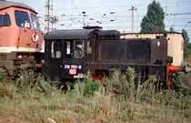 Kurz vor der z-Stellung der 310 763 entstand am 03.06.1997 im Bw. Berlin-Pankow diese Aufnahme. Im Gegensatz zur Aufnahme von 1994 trägt die Kleinlok inzwischen das DB-Logo.