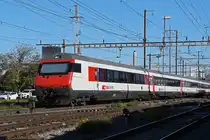 IC Steuerwagen Bt 50 85 28.94 913-6 durchfährt am 28.10.2024 den Bahnhof Pratteln.