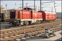 Zu einem Güterzug gehört ein Dienstwagen ,.... Der von der GKB umgebaute Güterzugbegleitwagen wird an diesem Tag noch eine weitere Aufgabe bekommen. 22.2.2025 am Graz Köflacher Bahnhof. 