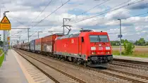 91 80 6185 208 mit einem gemischten Güterzug am 25.08.2024 in Rodleben.