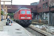 Die 232 520-7 bei der Durchfahrt im Lbecker Hbf.(18.07.04)