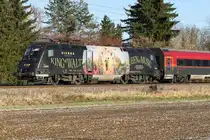 1116 216    200 Jahre Johann Strauss  an einem Railjet am 23.11.2025 bei Eglharting gelichtet.