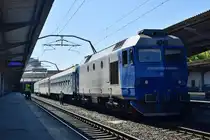 660 834-8 hat sich an den Nachtzug 461 Bosphorus Express gesetzt. Nun wird der Zug für Abfahrt fertig gemacht.

Bukarest 05.09.2025