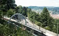 SSB Stuttgart__Von der Straßenbahn zur Stadtbahn__Die (Tunnel-)Strecke nach Degerloch.__Blick vom  kleinen Fenster  der Fenstertrasse über S-Süd, S-West und über S-Heslach zum Hasenberg.__30-08-1986