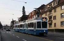 Be 4/6 2066 zwischen Laubegg und Saalsporthalle in Zürich am 30.12.2023.