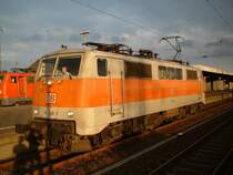 111 148-3 beim Loktausch in Hamm (Westf) 02.07.2003